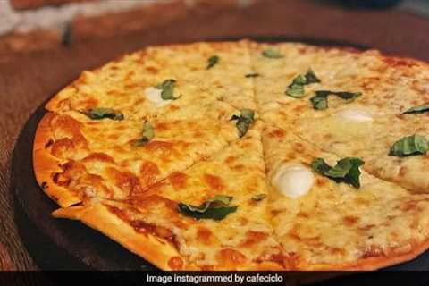 Pizza Puff, Bread Pizza And More: 7 Pizza Snacks To Celebrate World Pizza Day 2022