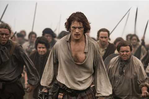 'Outlander' Star Sam Heughan Builds Strength With This Simple Circuit Workout