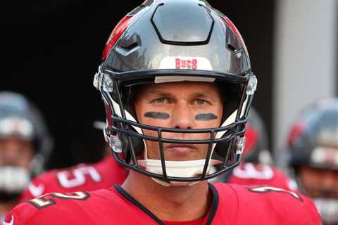 The 5 Eating Habits Tom Brady Swears By — Eat This Not That