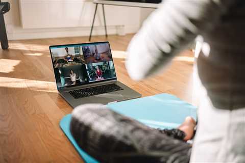 How to Do a Virtual Workout With Friends Online