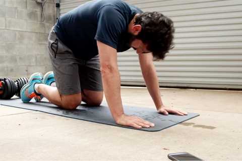 Watch a Regular Guy Get Crushed While Attempting a Chess Champion's Workout