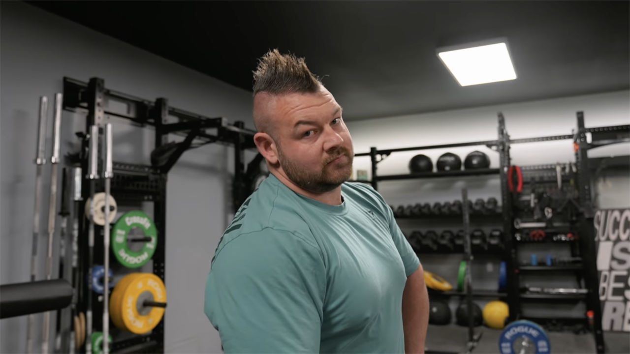Watch Strongman Rob Kearney Take on 2 CrossFitters in a Deadlift Challenge