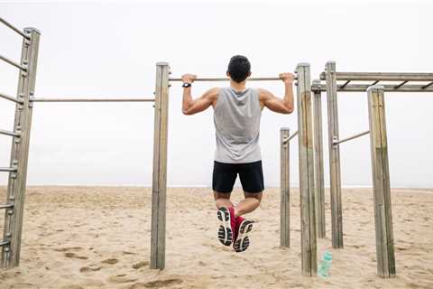 The 5 Exercises This Pullup World Record Breaker Uses to Build Strength