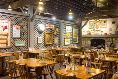 Cracker Barrel Continues to Lose Customers—Here's Why